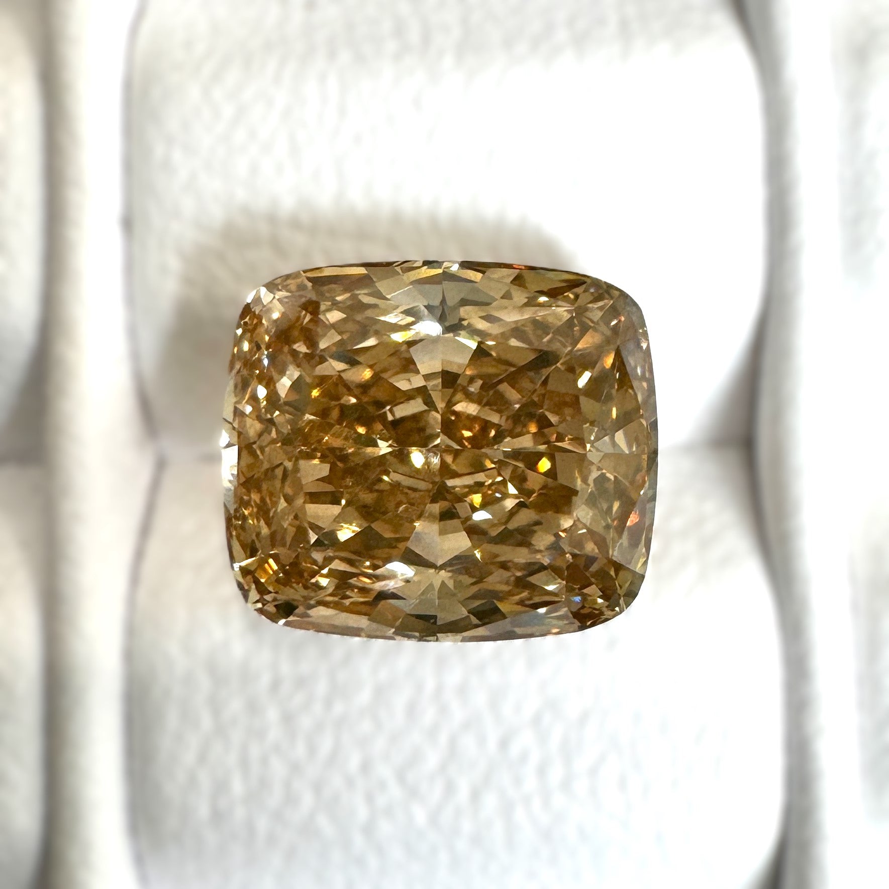 Champagne Diamond 4.61ct Cushion VS1