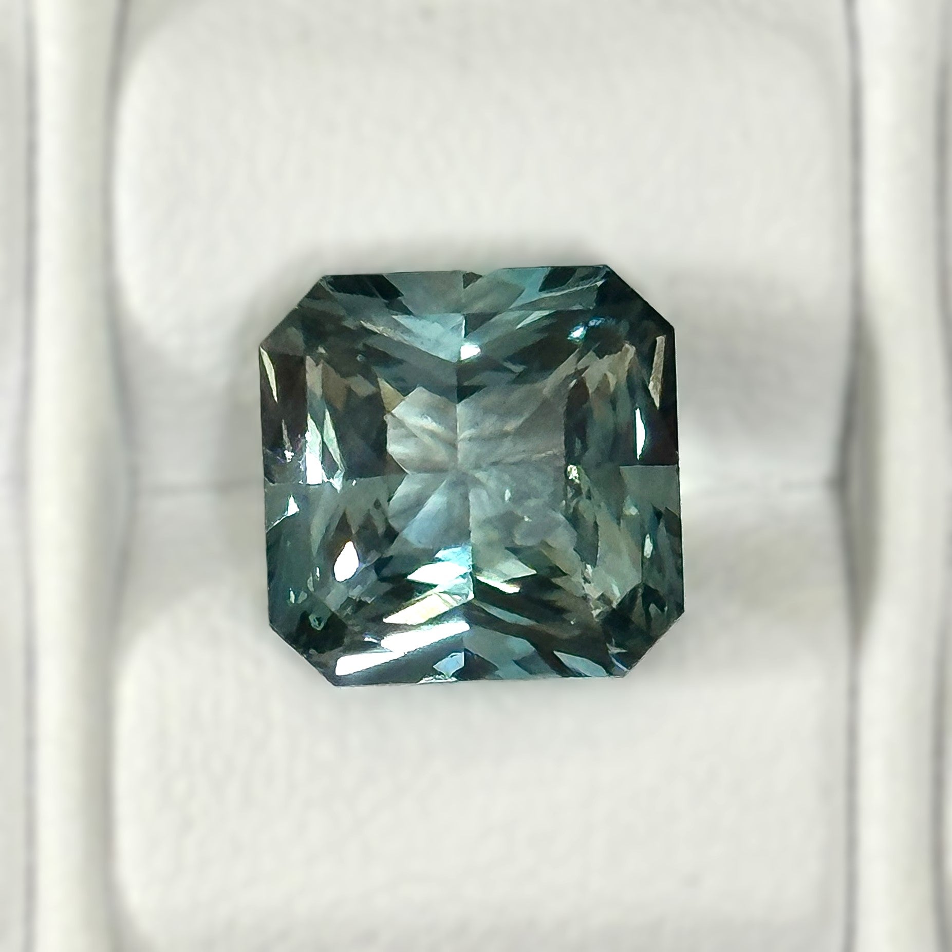 Green Sapphire 5.01ct Radiant