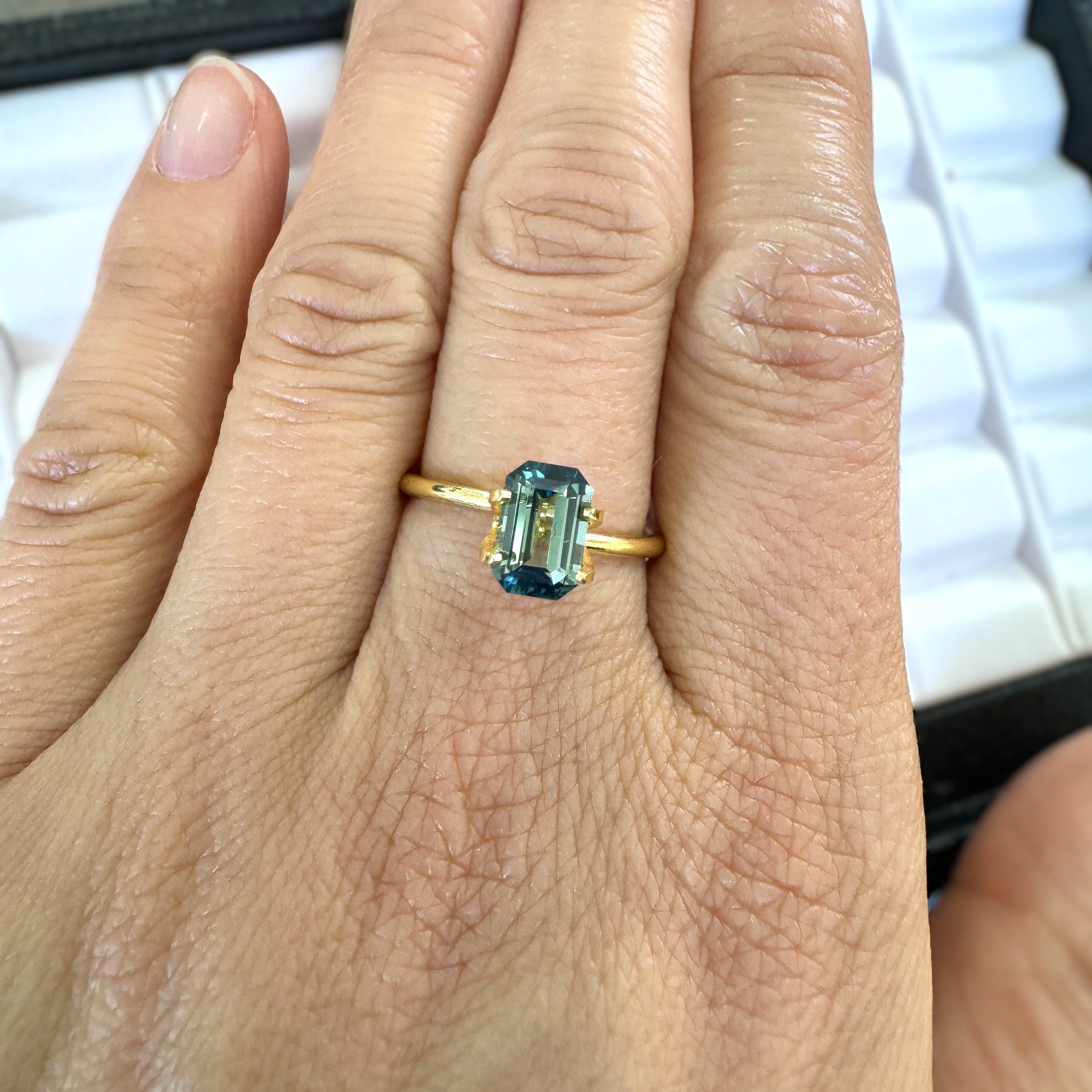 Green Sapphire 1.25ct Octagonal