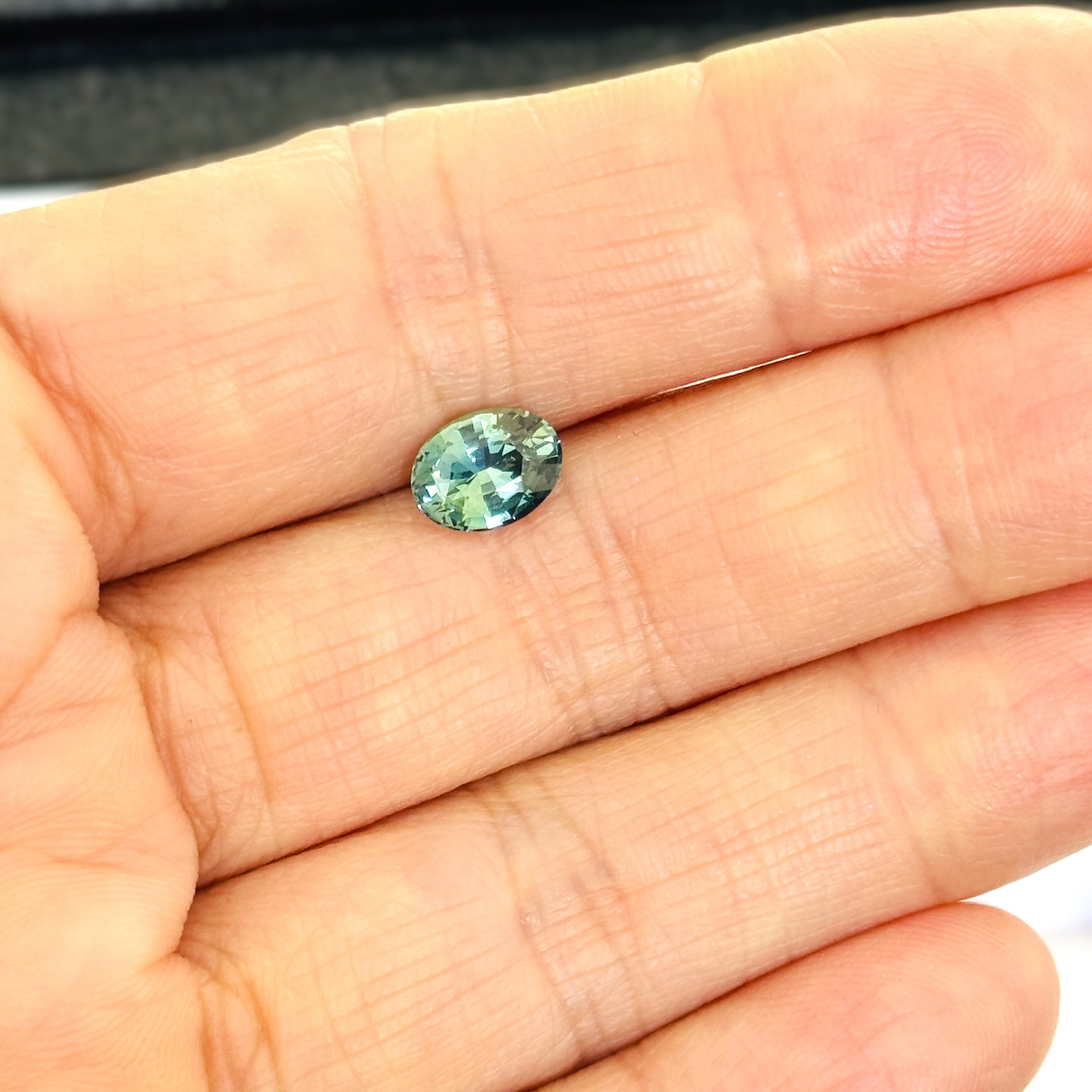 Green Sapphire 1.56ct Oval
