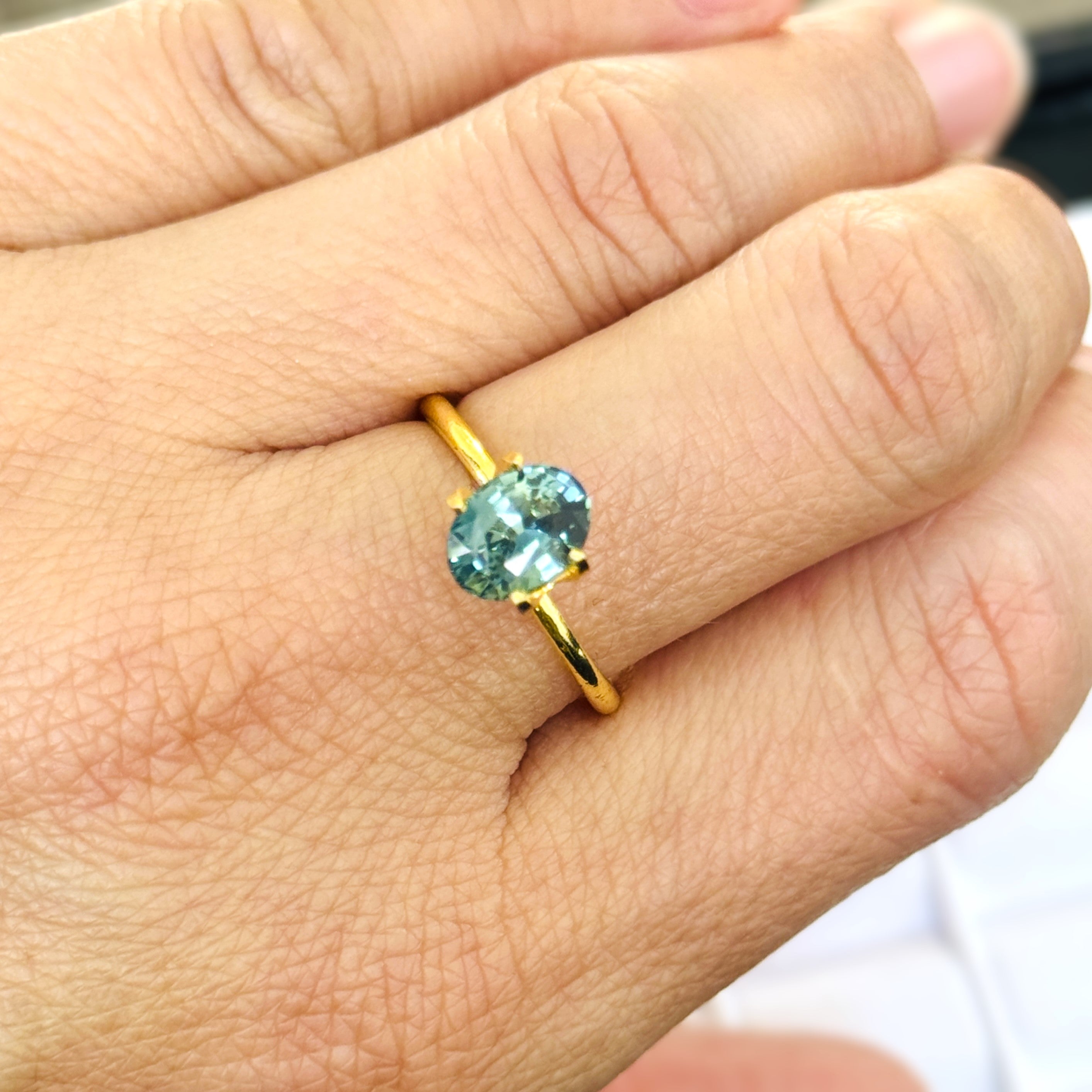 Green Sapphire 1.56ct Oval