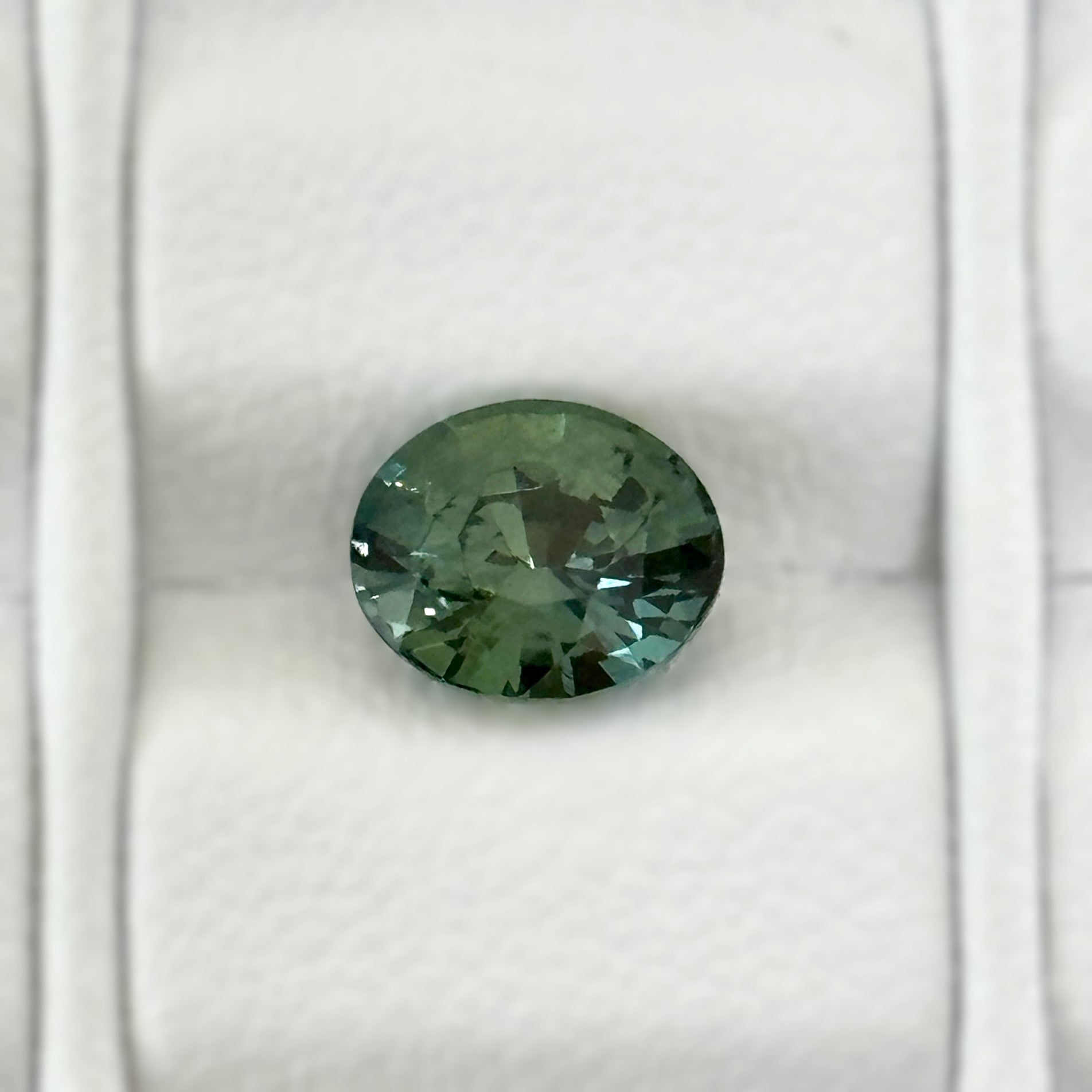 Green Sapphire 1.56ct Oval