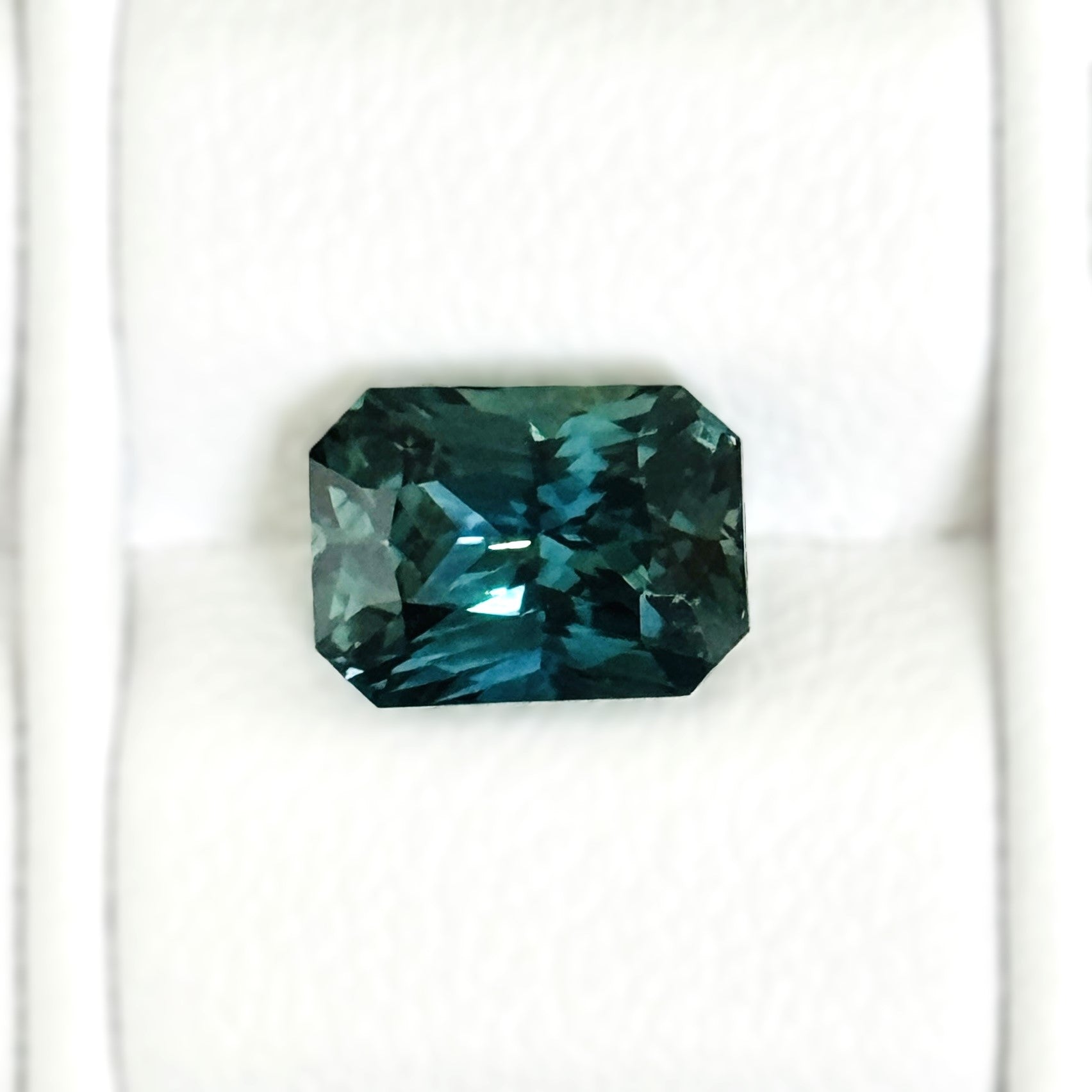 Green Sapphire 2.06ct Radiant