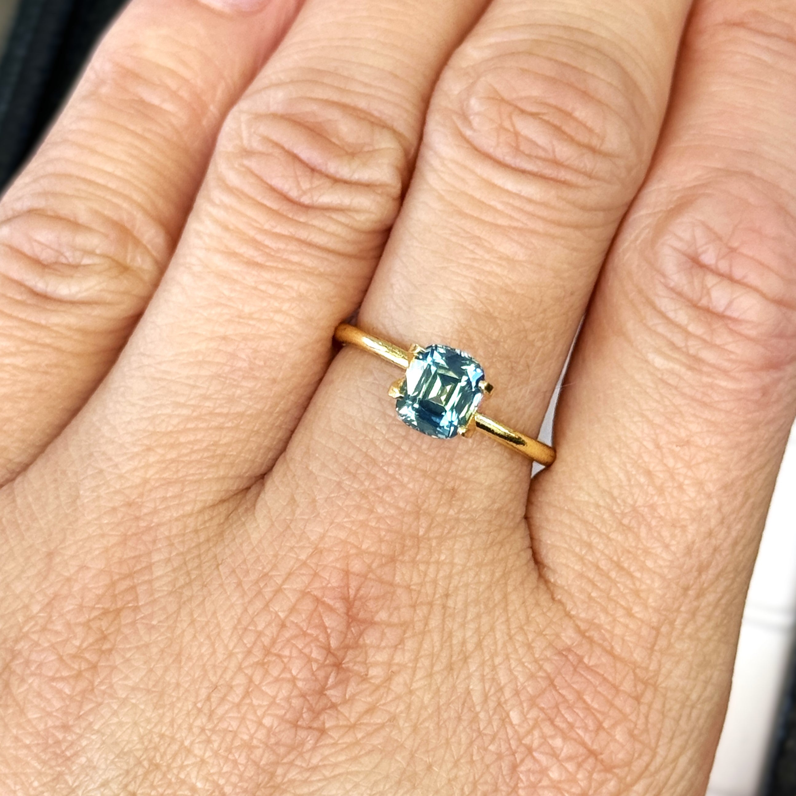 Green Sapphire 1.42ct Cushion