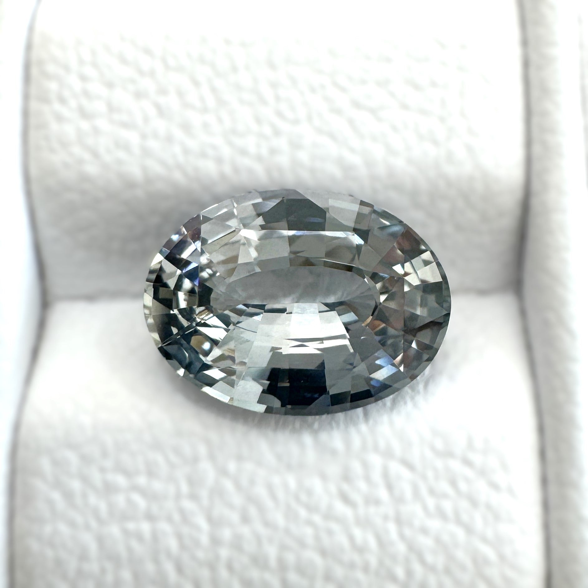 Green Sapphire 2.27ct Oval