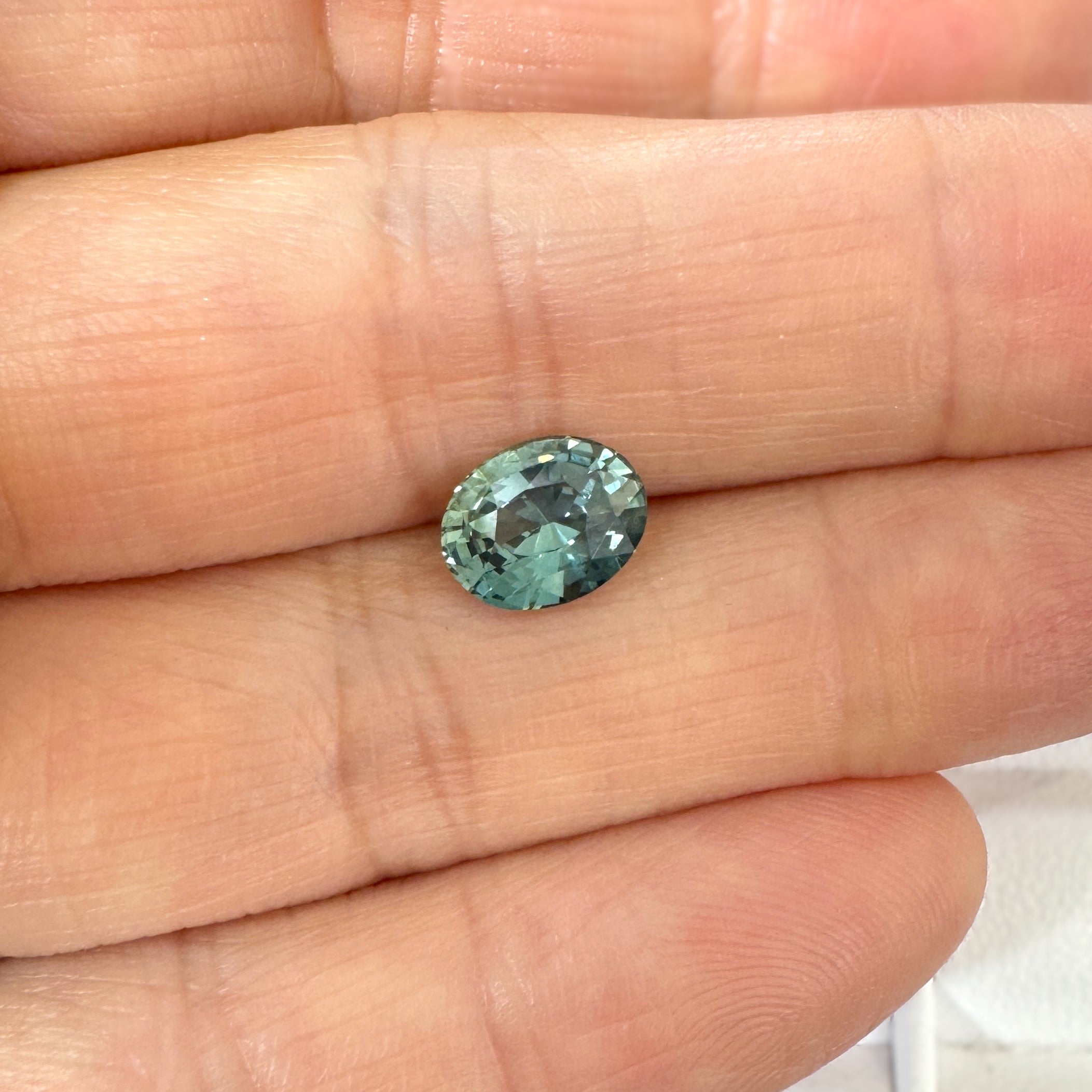Green Sapphire 2.01ct Oval