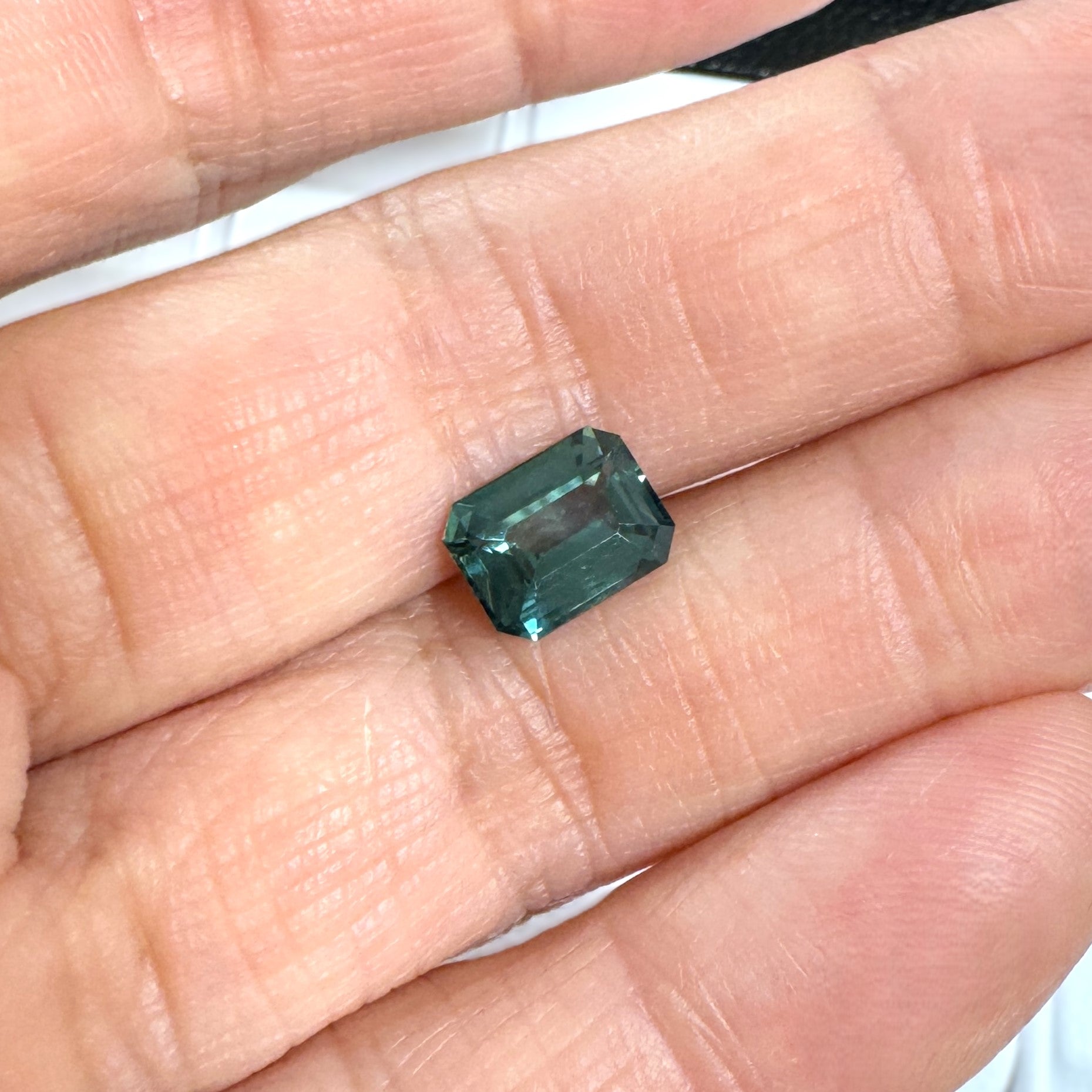 Green Sapphire 2.19ct Octagonal