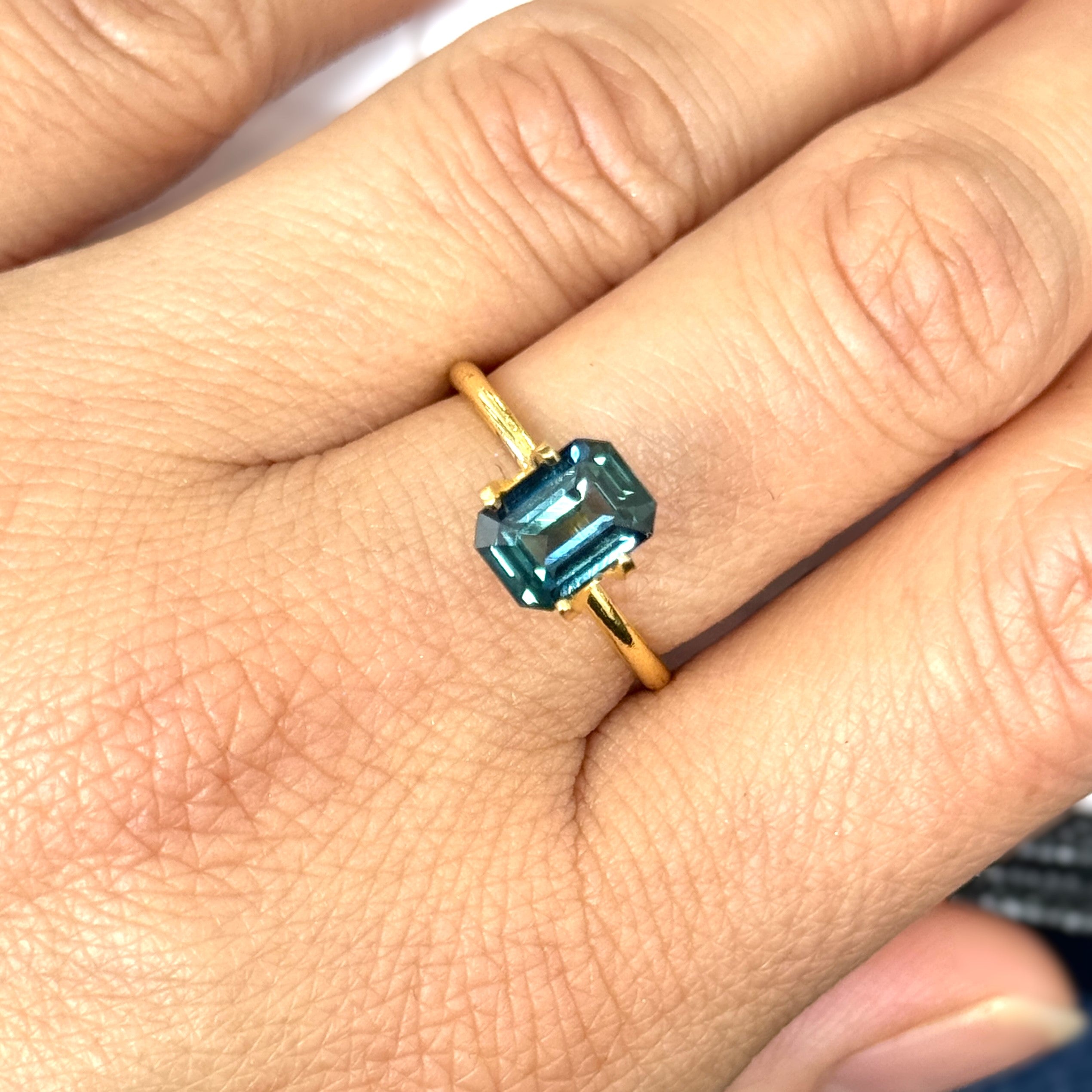 Green Sapphire 2.06ct Octagonal