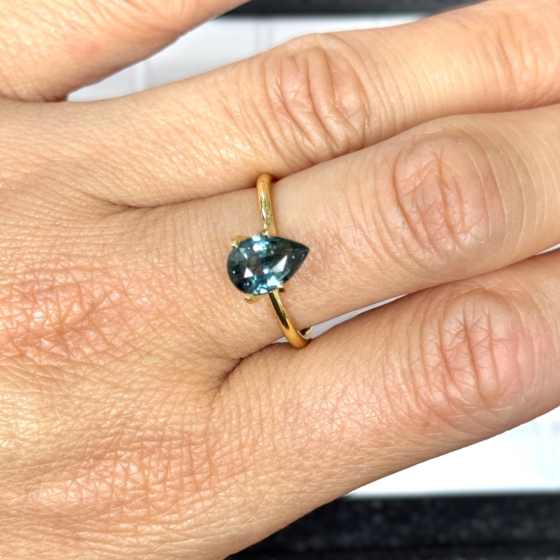 Green Sapphire 1.49ct Pear