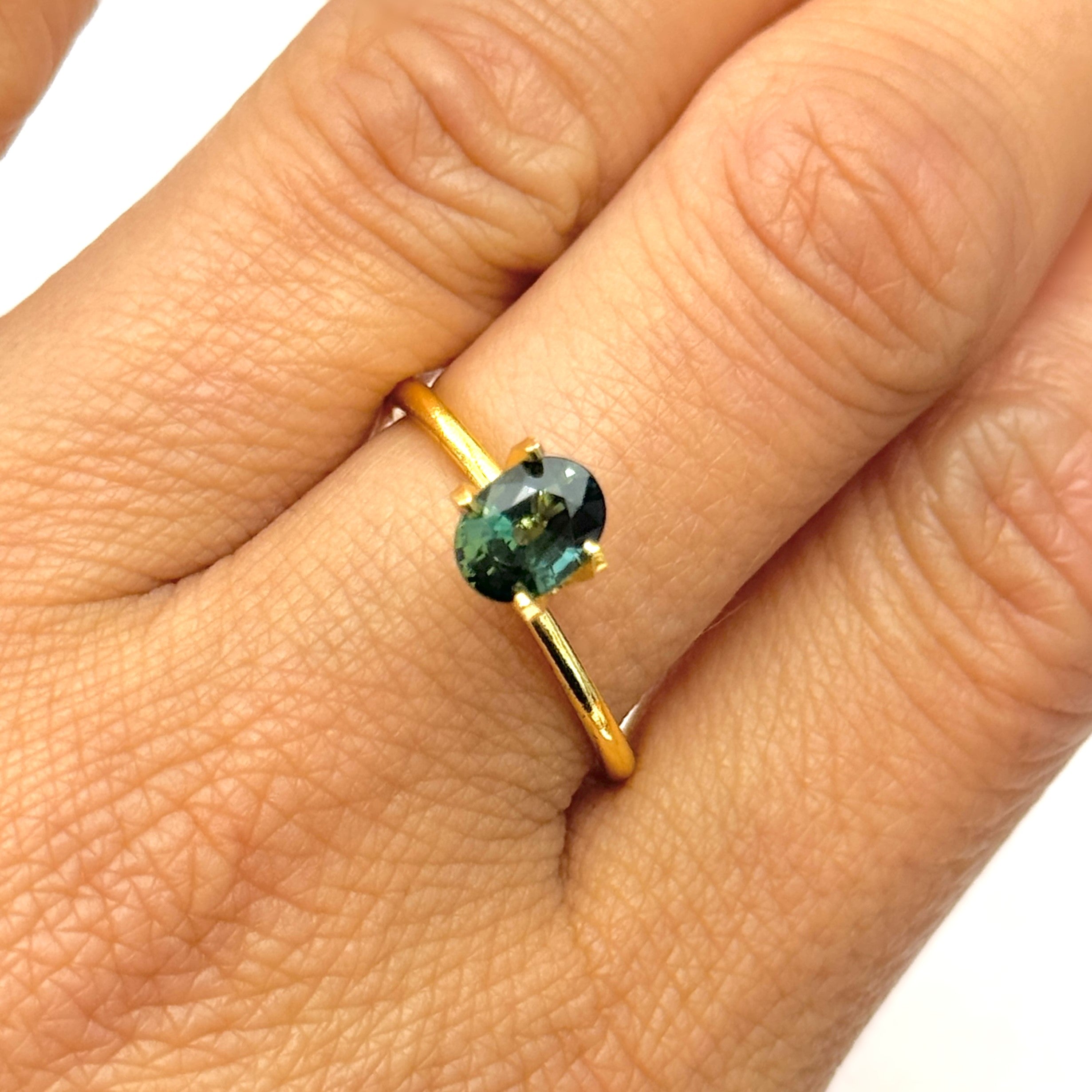 Green Sapphire 1.13ct Oval