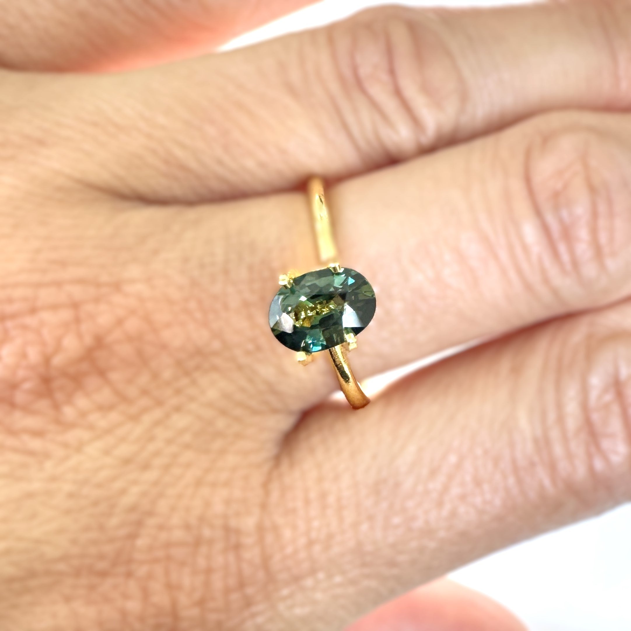 Green Sapphire 1.06ct Oval