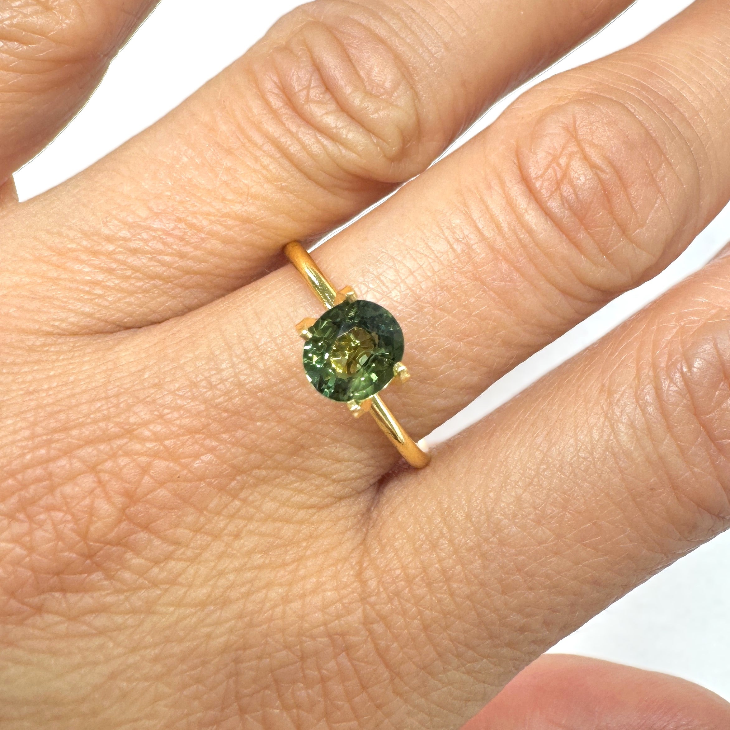 Green Sapphire 1.05ct Oval