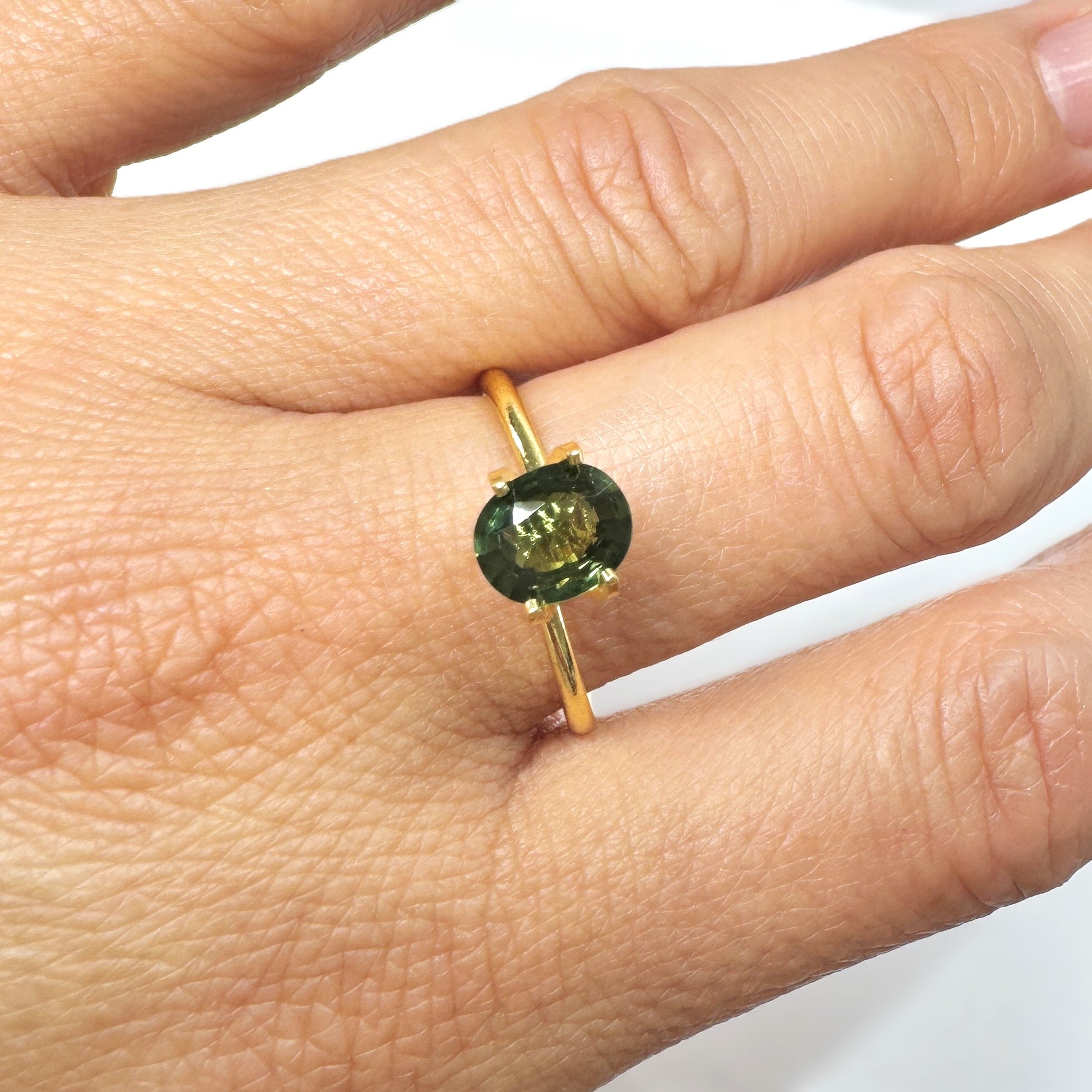 Green Sapphire 1.04ct Oval