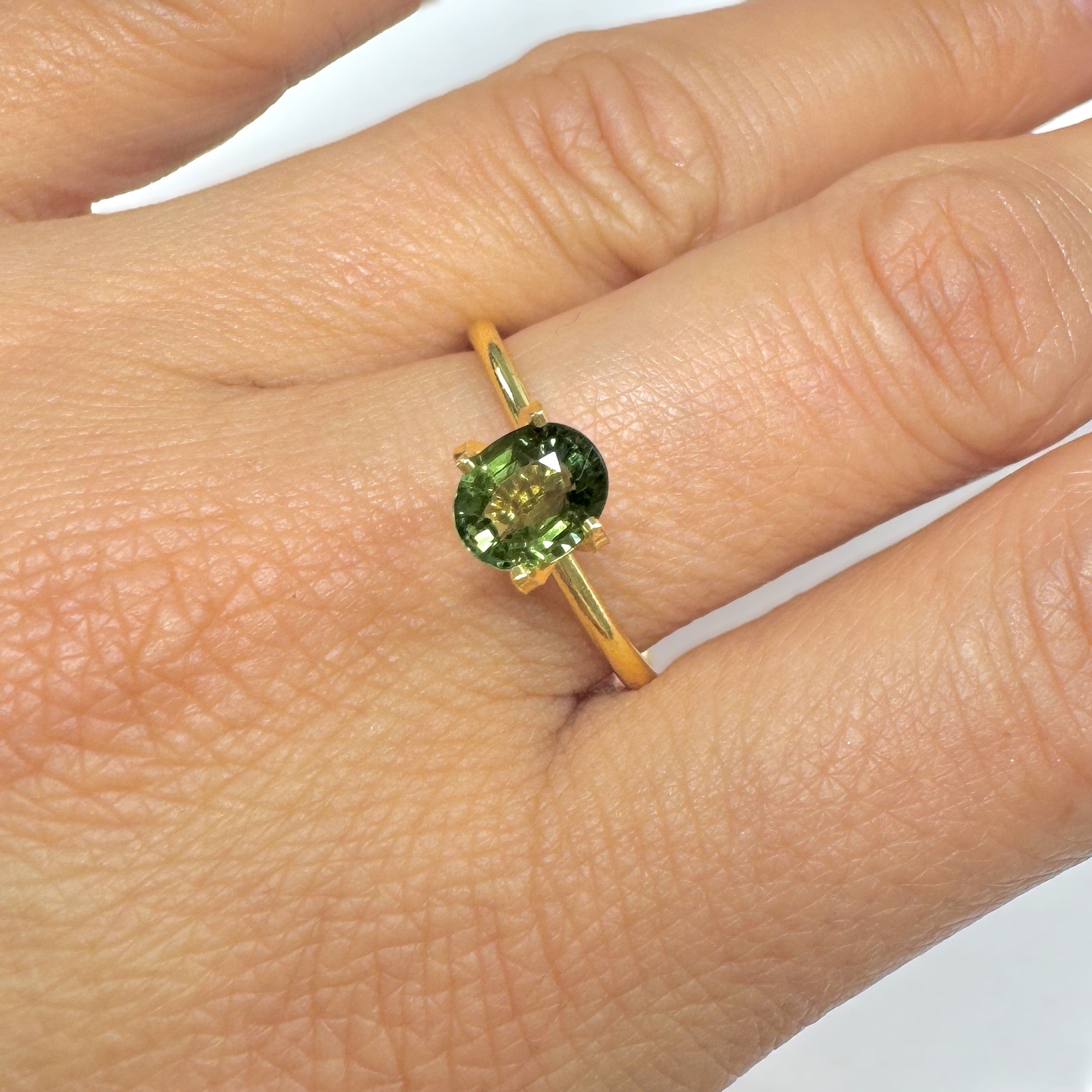 Green Sapphire 1.04ct Oval