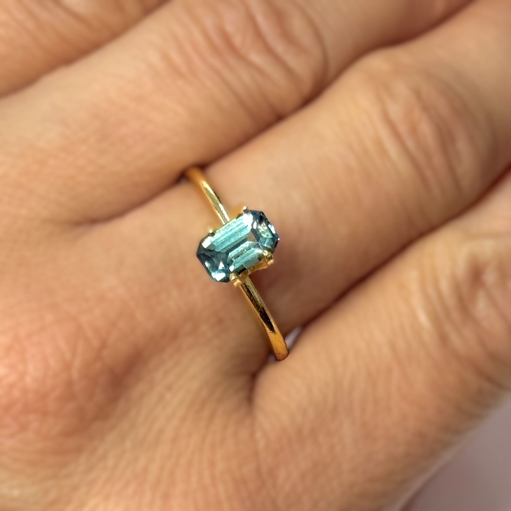 Green Sapphire 1.14ct Octagonal