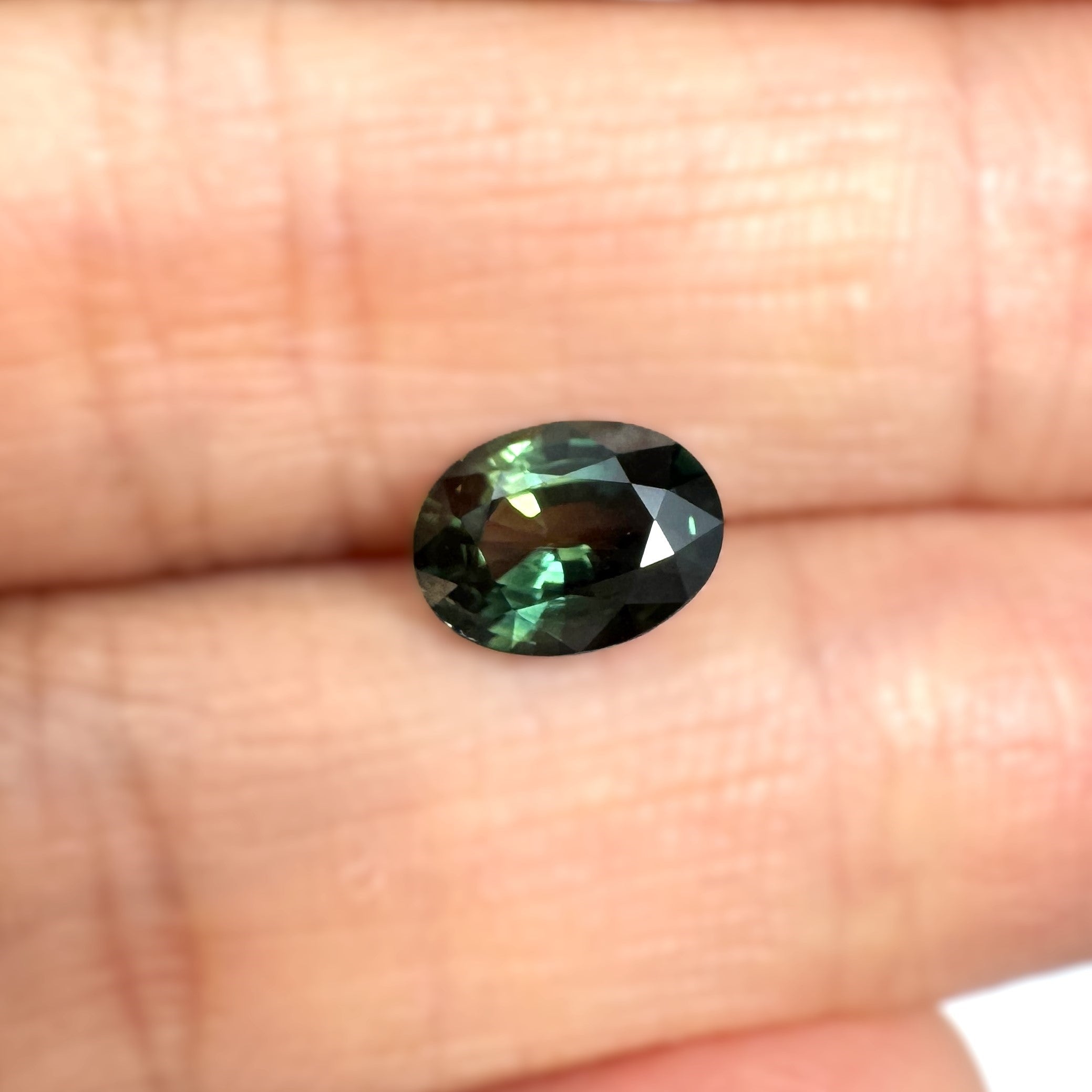 Green Sapphire 1.30ct Oval