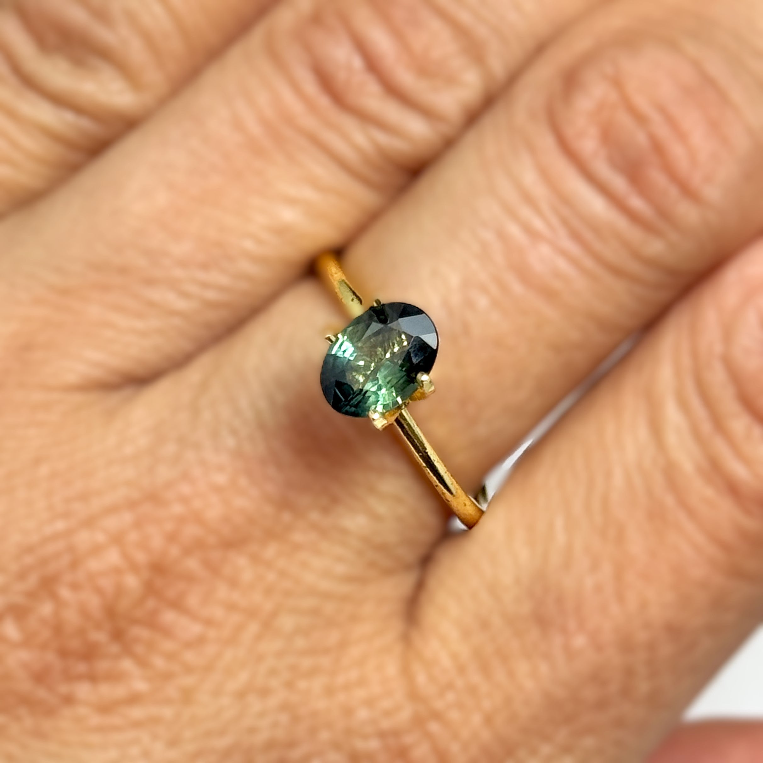 Green Sapphire 1.17ct Oval