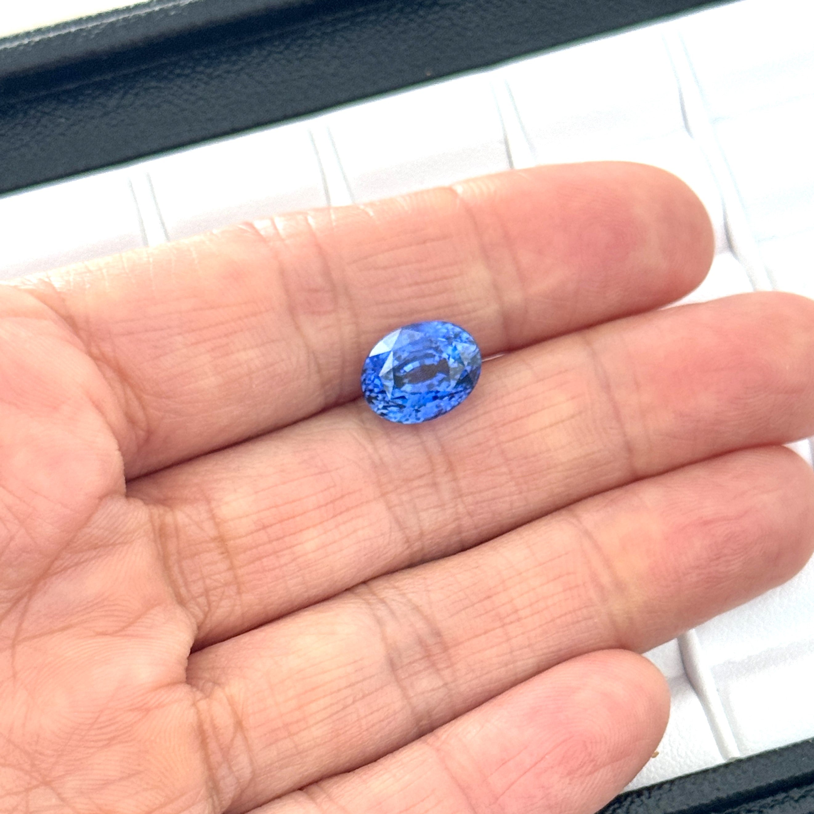 Blue Sapphire 5.76ct Oval