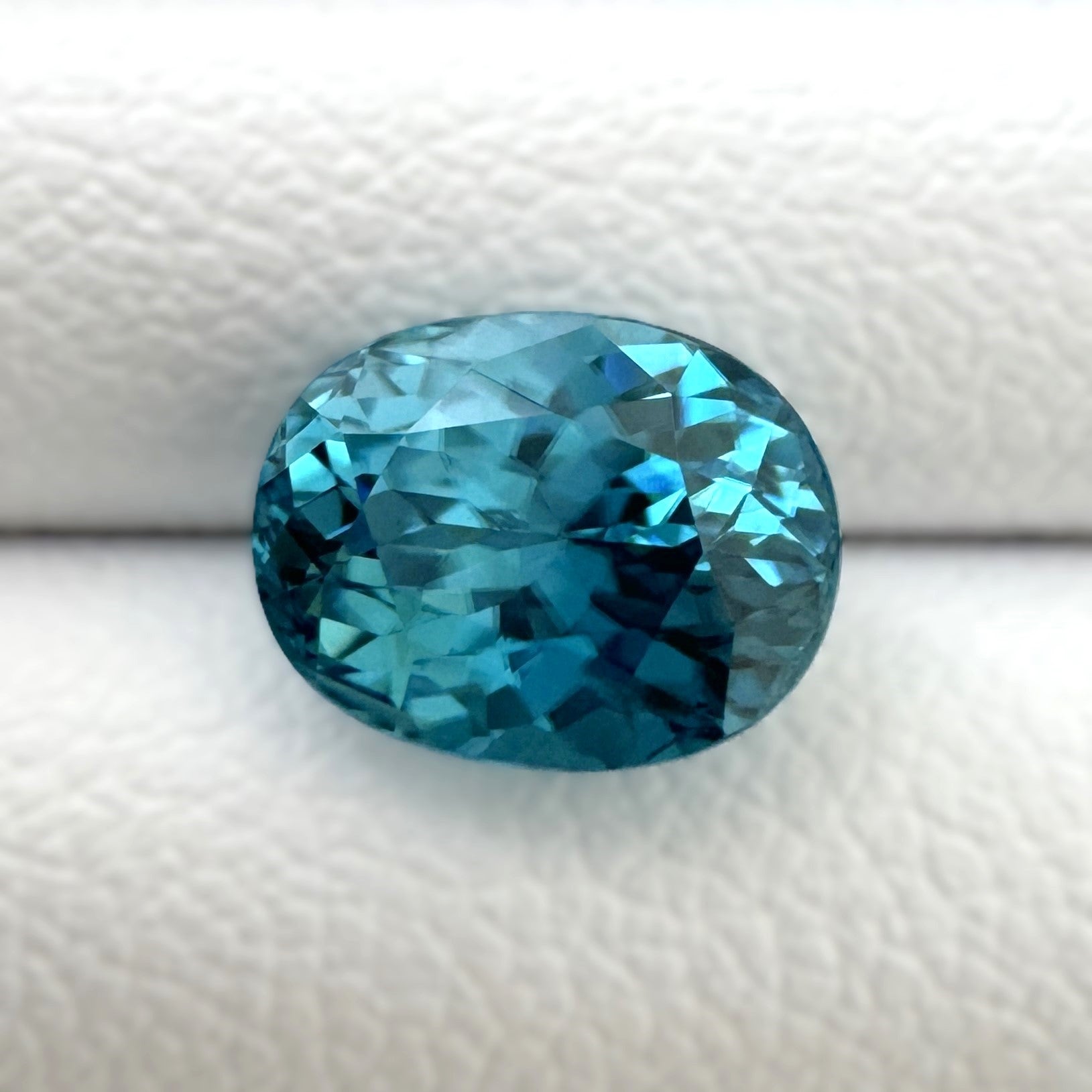 Blue Zircon 2.87ct Oval