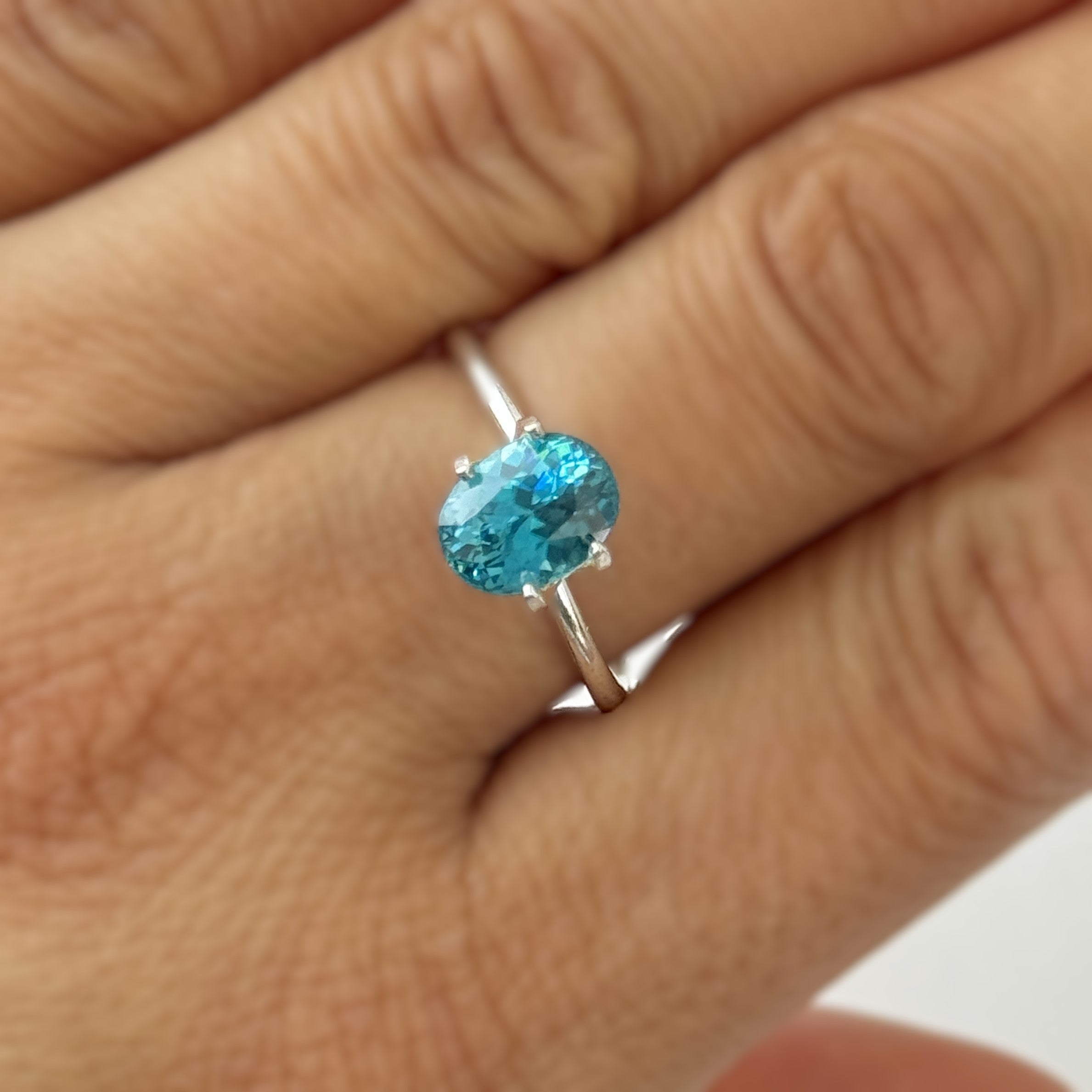Blue Zircon 2.87ct Oval