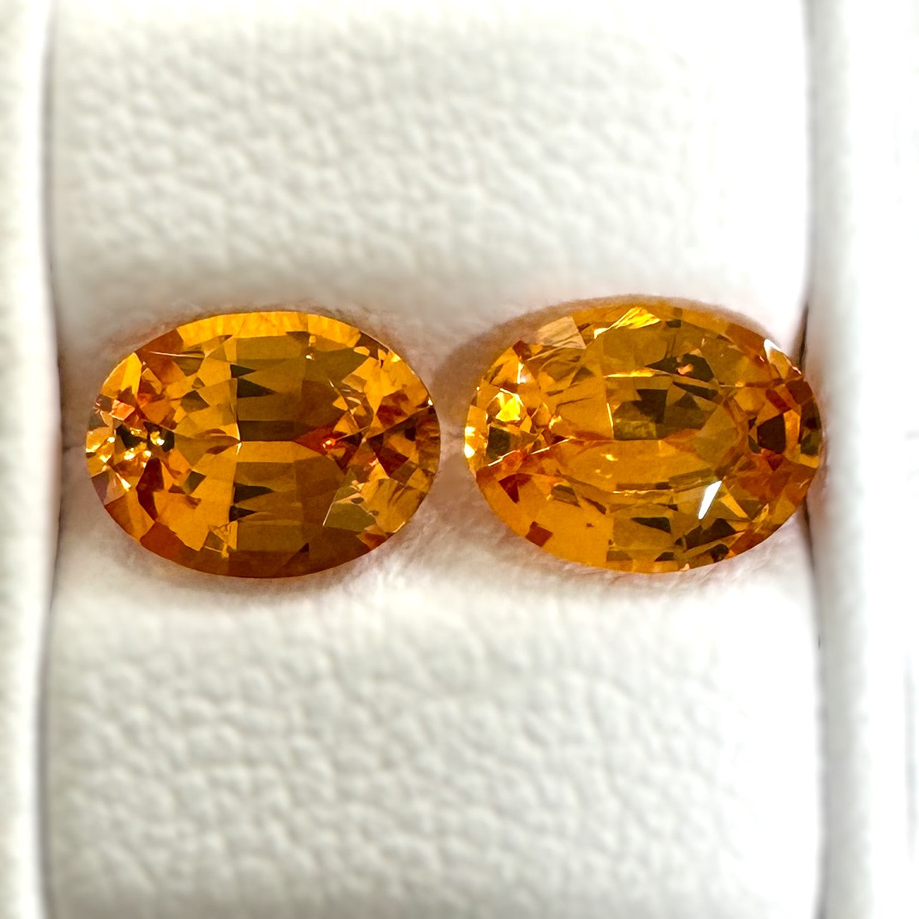 Spessartite Garnet 2.69ct Oval Pair 2 =