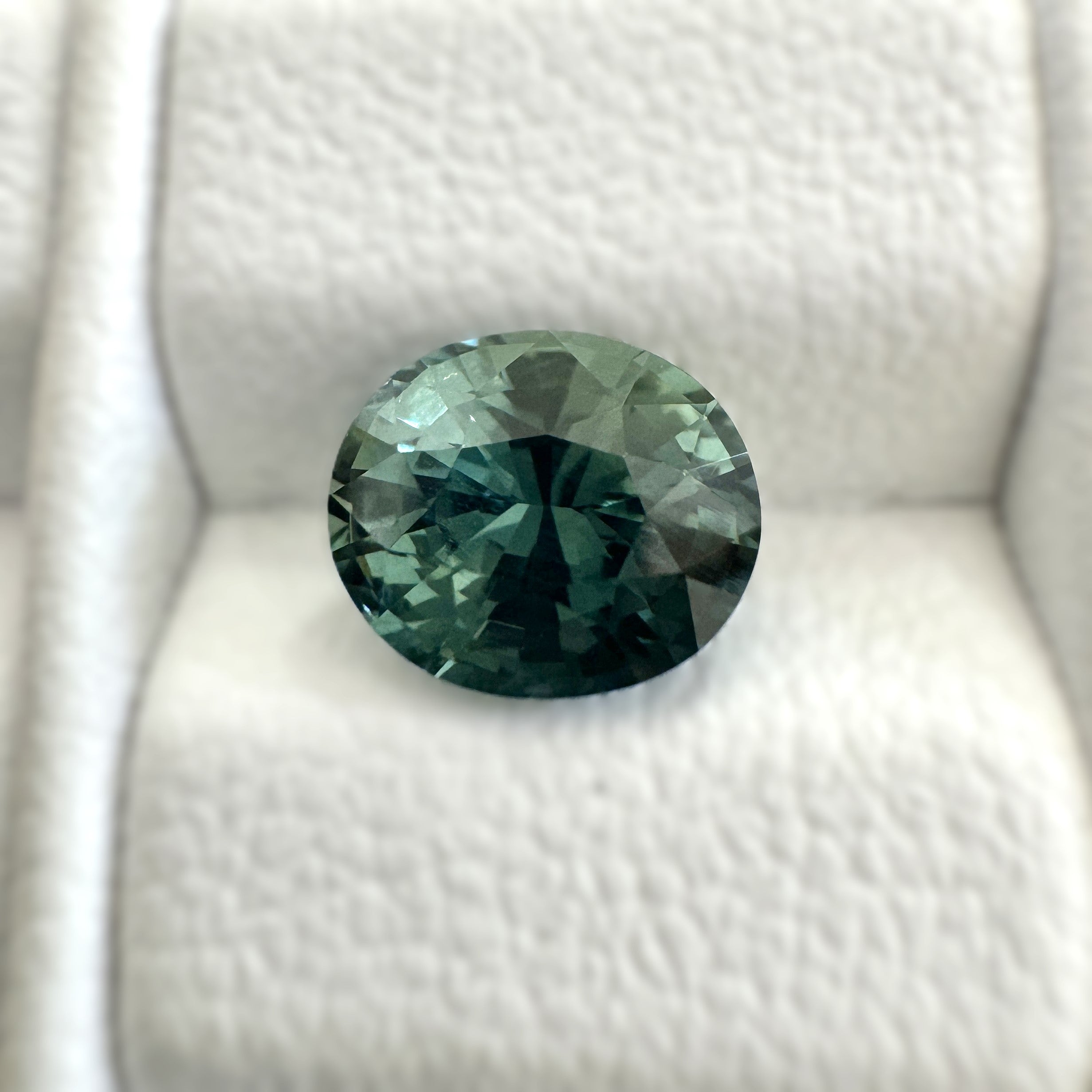 Green Sapphire 1.67ct Oval