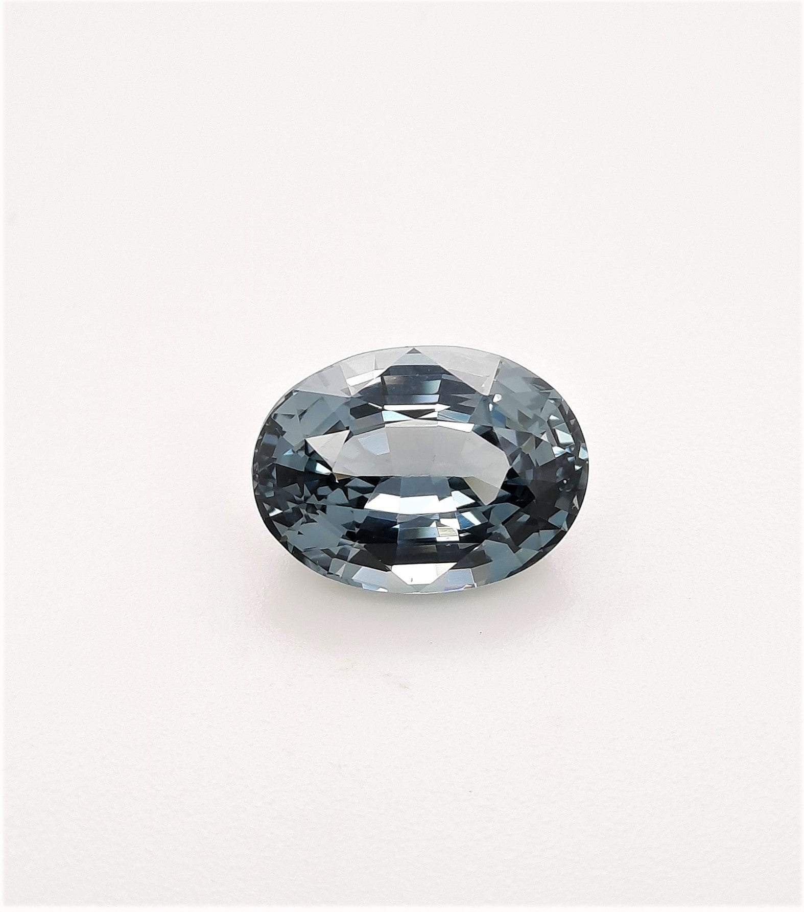 Grey Spinel 3.59ct Oval