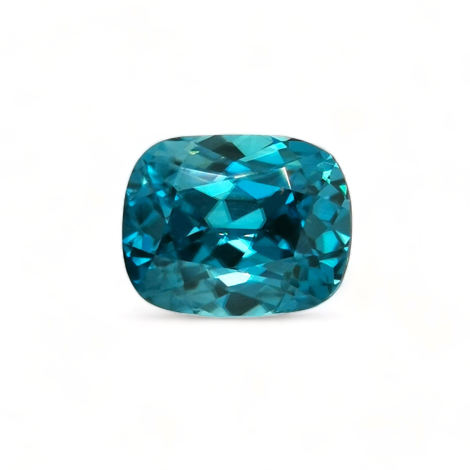 Zircon 2.86ct Cushion